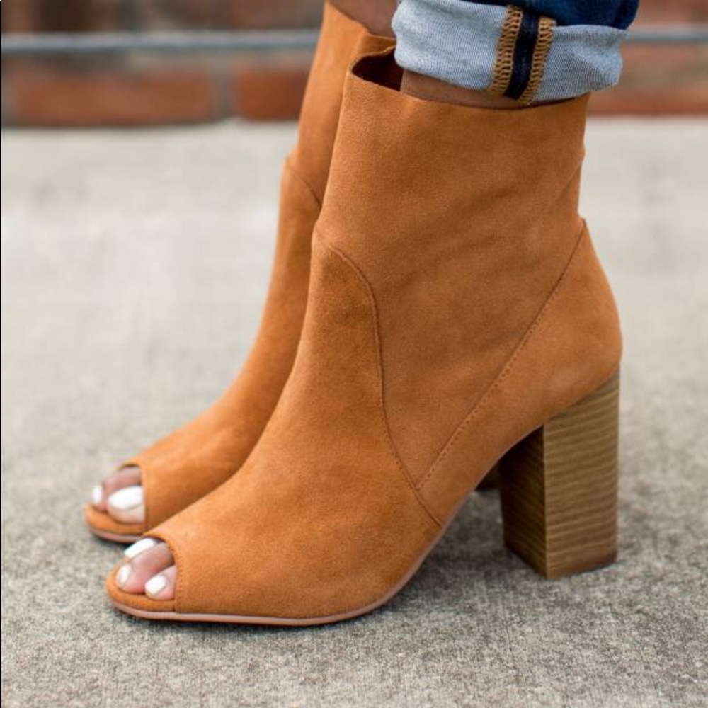 Peep toe boots